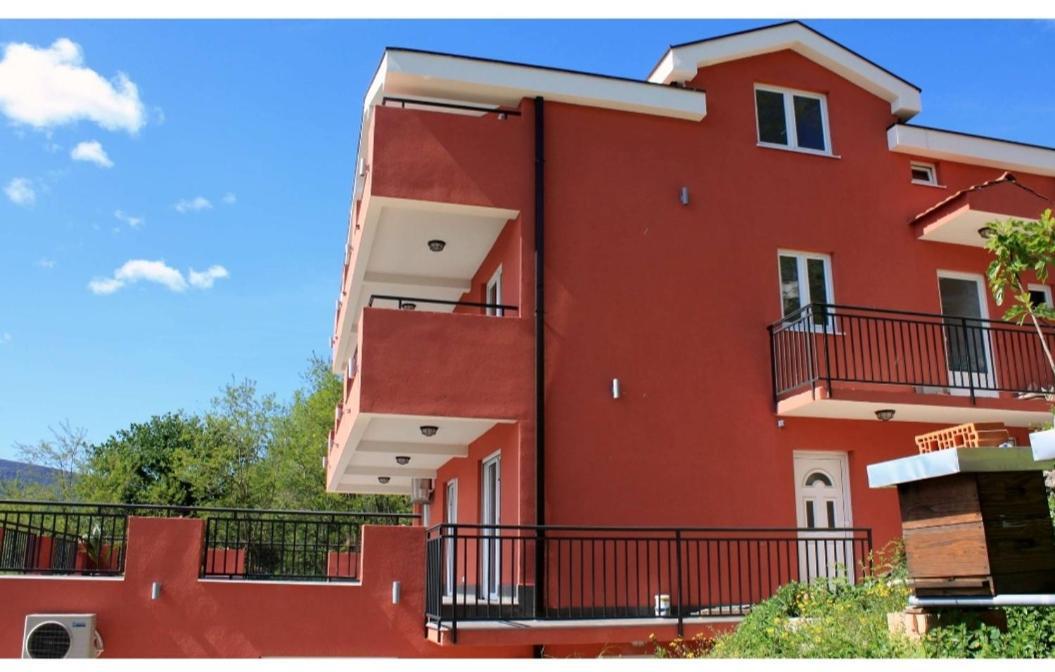 Odessa Mama Apartment Биела Екстериор снимка