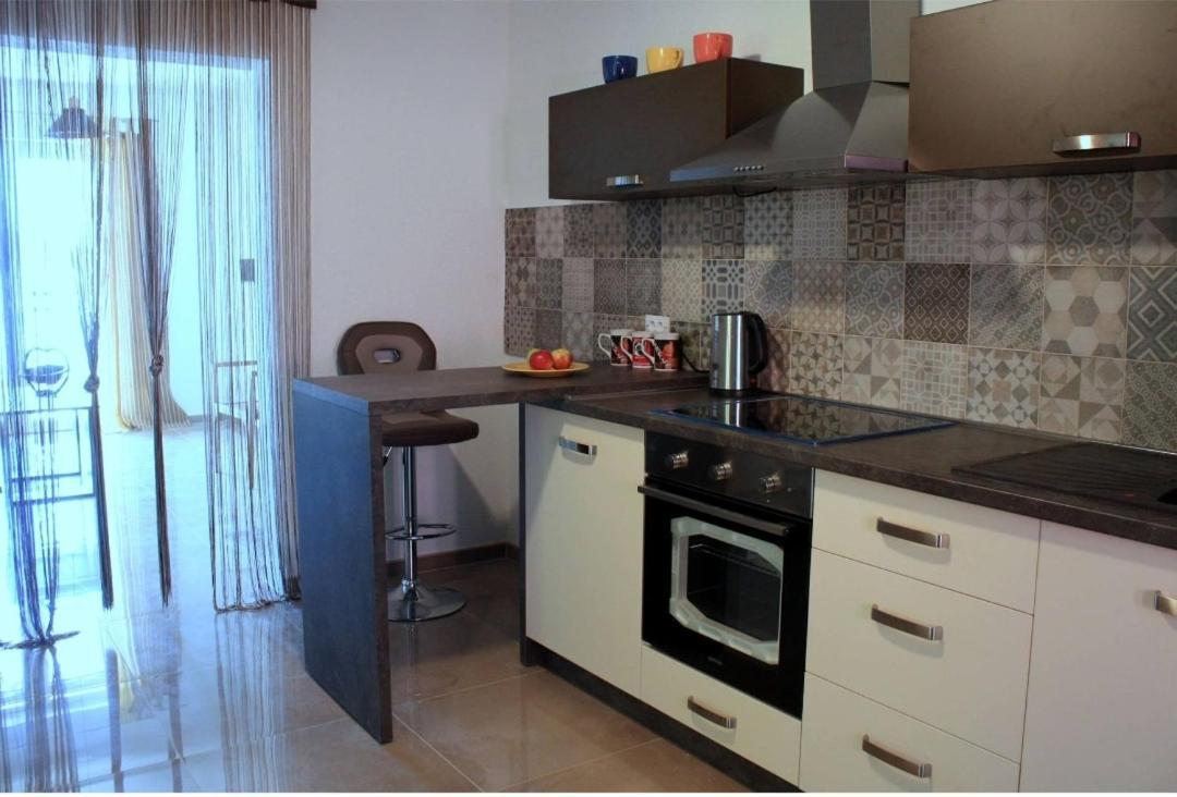 Odessa Mama Apartment Биела Екстериор снимка