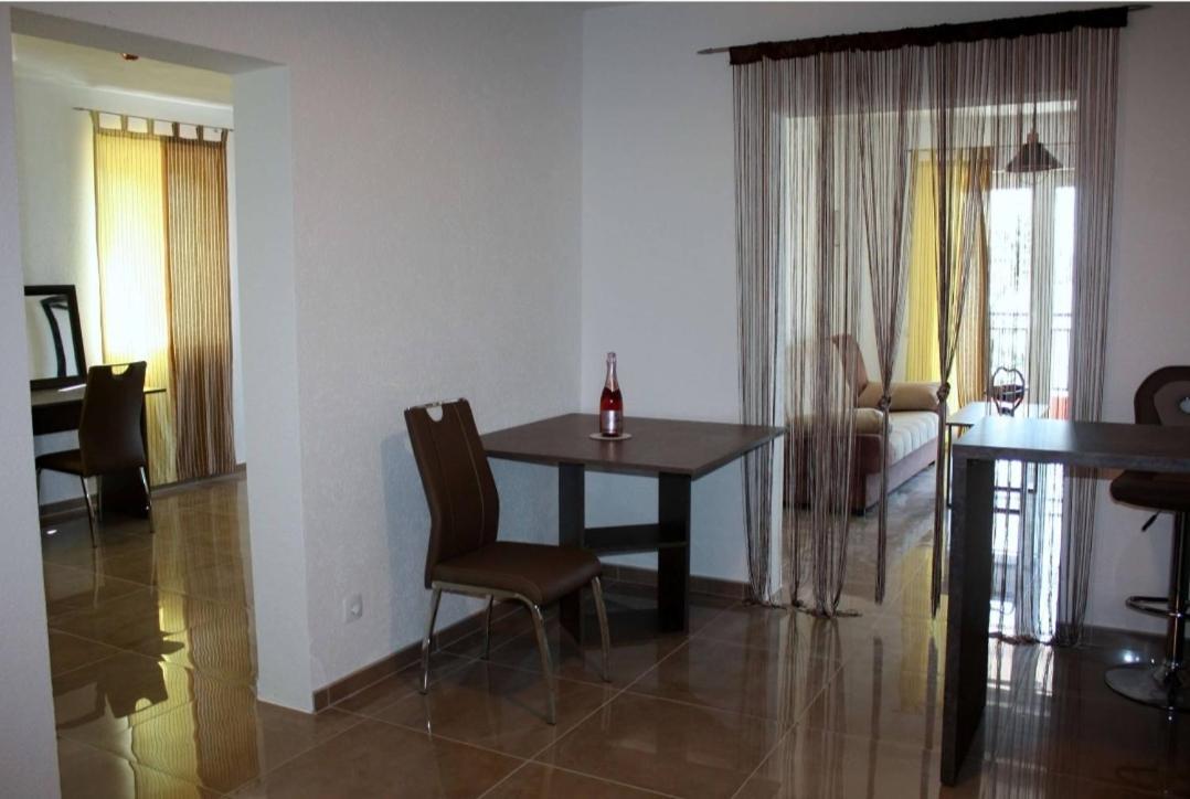 Odessa Mama Apartment Биела Екстериор снимка