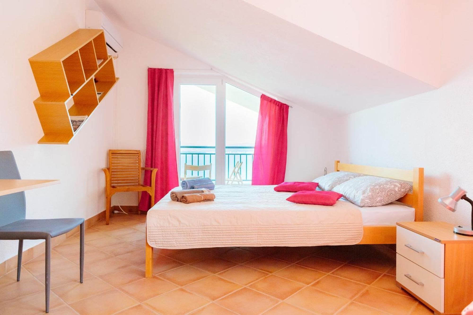 Odessa Mama Apartment Биела Стая снимка