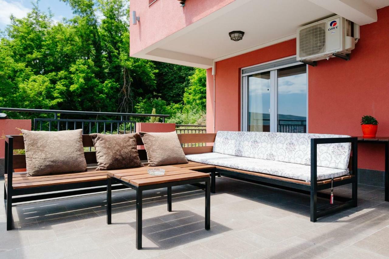 Odessa Mama Apartment Биела Екстериор снимка