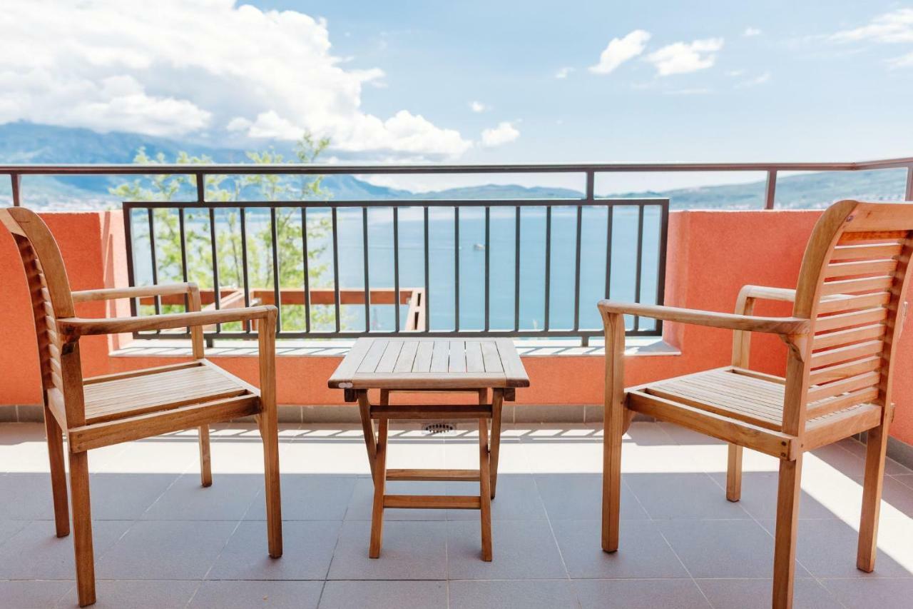 Odessa Mama Apartment Биела Екстериор снимка